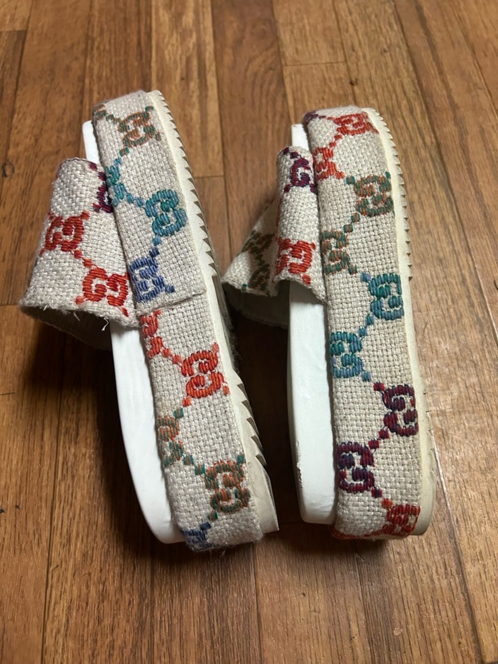 Gucci White Footbed Multicolor GG Canvas Slides - Picture 6 of 7